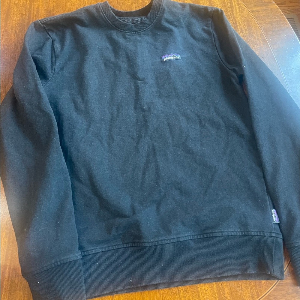 Patagonia adult small. Regular fit crew sweatshirt